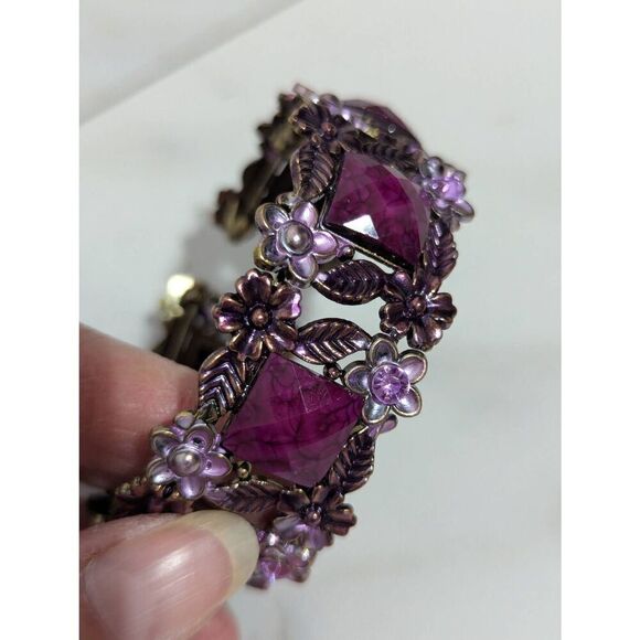 Elegant Square Deep Pink Gemstone Cuff Bracelet with Floral Trim Design - Picture 4 of 8